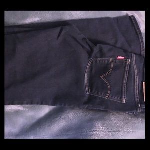 Levi’s 312 shaping slim jeans